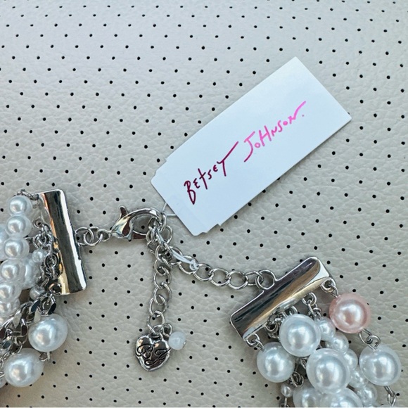 Betsey Johnson Teddy Necklace White Faux Pearl Bauble Bear NWT in Silver - Picture 6 of 6